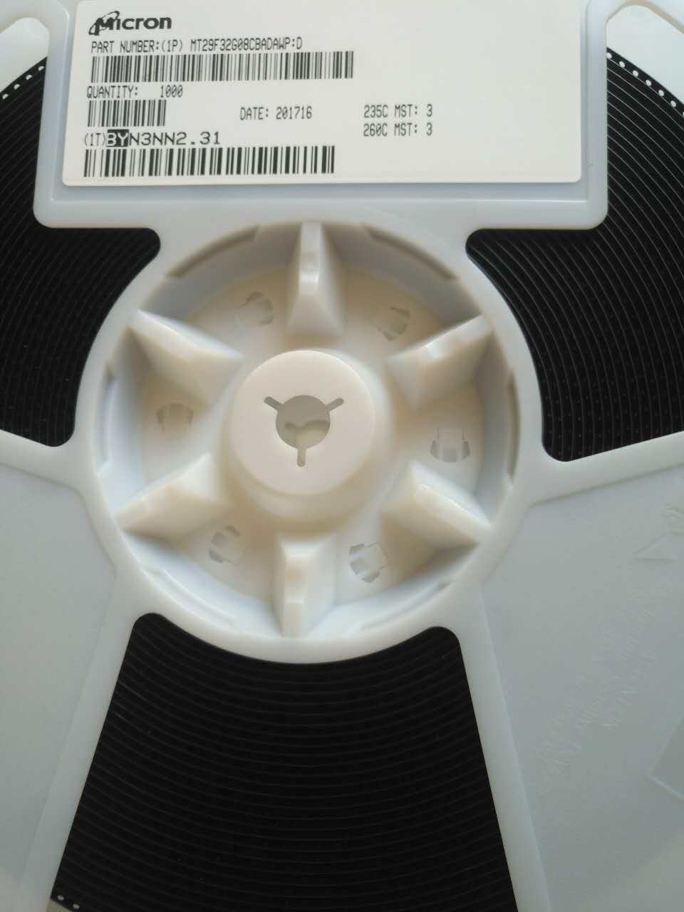 MT29F32G08CBADAWP